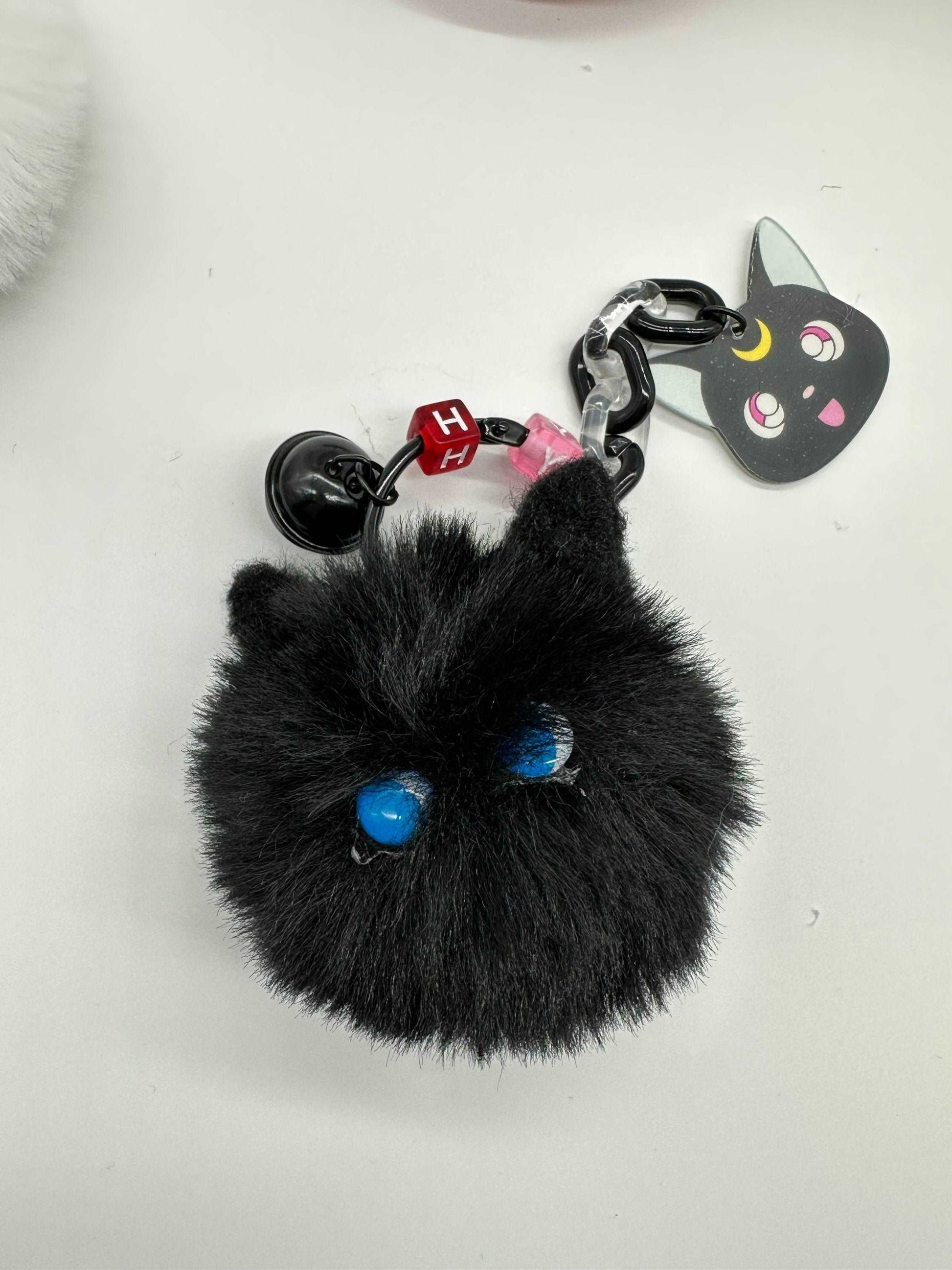 Cute keychain, gifts for daughter, gift for a girlfriend, purse, charm, phone, charm, black or white cat plush keychain