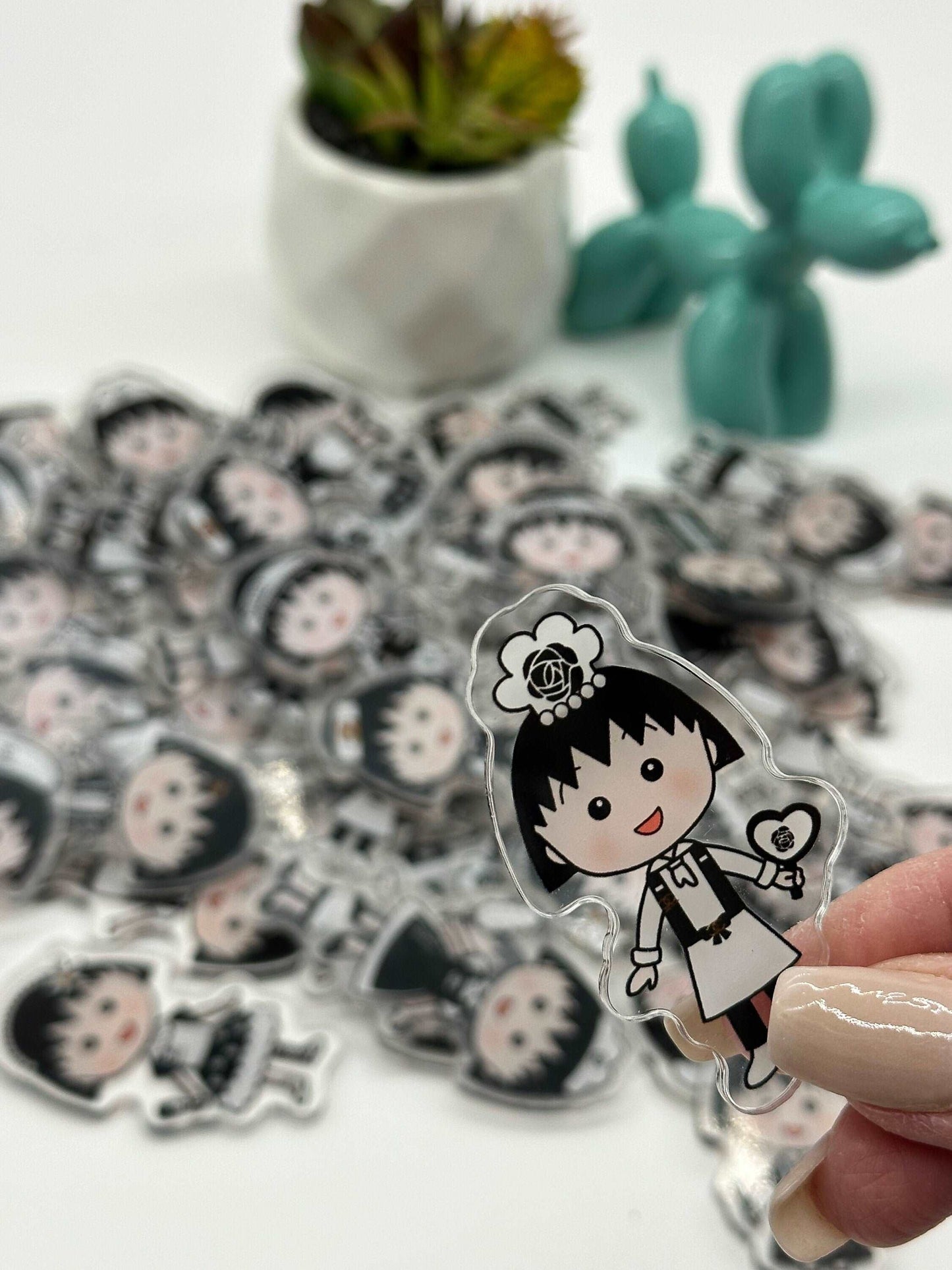 Mystery bag of Acrylic Charms for DIY, Make Keychains, Decorate Paperclips, Pop Character Theme Random 8 Pieces